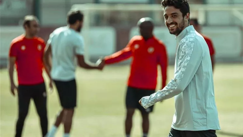 طاهر محمد طاهر ينتظم في مران الأهلي