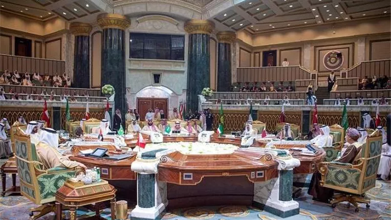 سلطان عمان يعلن عدم حضوره قمة 