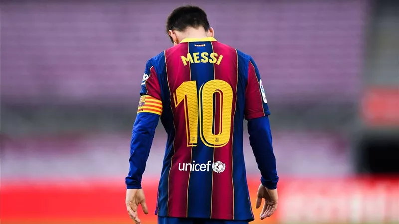 تقارير .. لاعبي برشلونة يؤيدون عودة ميسي