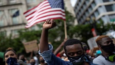 مشروع قانون أمريكي لاحتجاز مشتبهي كورونا وعلاجهم قسريا