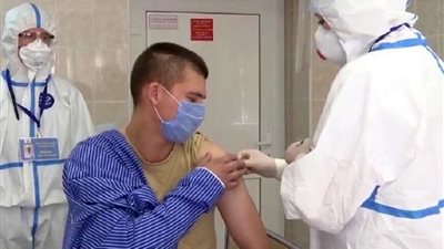 الإمارات تشارك فى المرحلة الثالثة للتجارب السريرية للقاح الروسى ضد كورونا