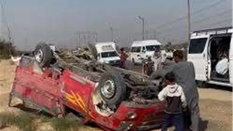 مصرع واصابة 3 أشخاص إثر حادث إنقلاب سيارة ربع نقل بالغربية