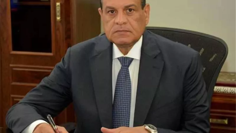 وزير التنمية المحلية يتابع مع المحافظين الأوضاع في أول أيام العيد