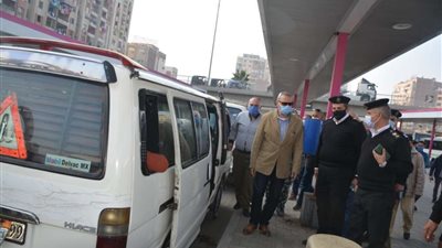 محافظ القليوبية يحرر 20 محضر إشغال ويضبط 25 شيشة بحملة بشبرا الخيمة