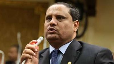 برلماني يتقدم بطلب إحاطة بشأن رصف الطرق الداخلية وأعمال الإنارة