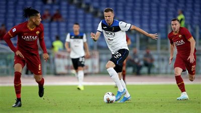 روما يواجه أتالانتا بحثًا عن المركز الثالث في الدوري الإيطالي