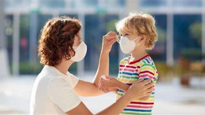 عاجل.. وزير الصحة الأسبق يفجر مفاجأة حول إصابات الأطفال بكورونا في الموجة الثانية