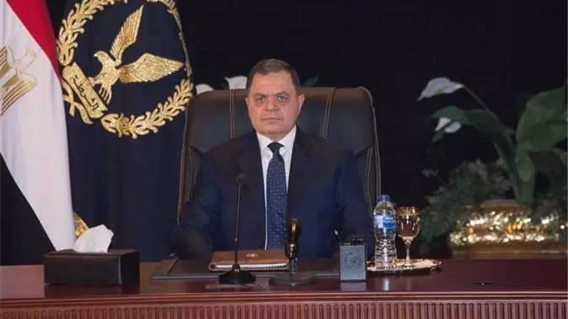 وزير الداخلية يهنئ الرئيس السيسي بذكرى تحرير سيناء