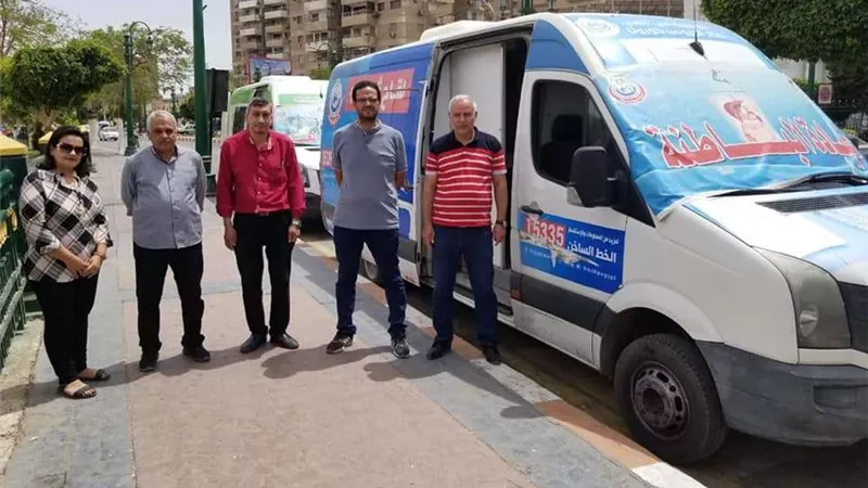 صحة المنيا: انتشار العيادات المتنقلة بالميادين والحدائق والمتنزهات