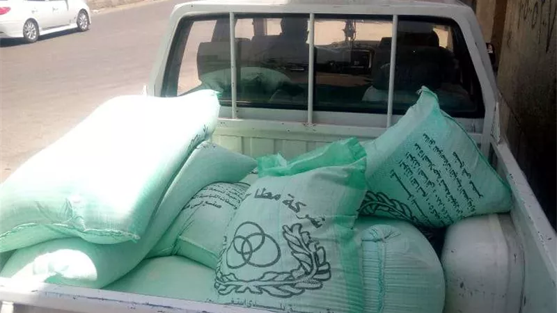 تموين الشرقية يضبط مجهولان يقومان بتجميع الدقيق المدعم خلال عيد الفطر