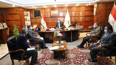 سعفان يسلم 53 عقد عمل لأصحاب الهمم