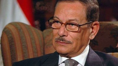 شاهد.. تشييع جثمان  صفوت الشريف وزير الإعلام الأسبق (صور)
