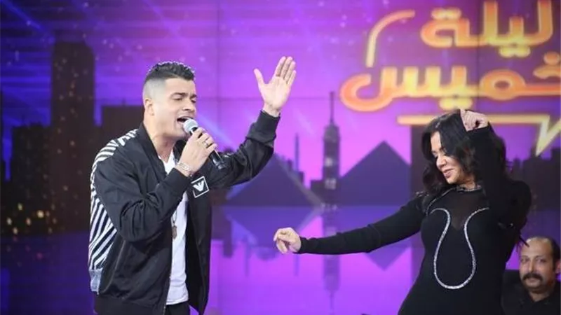 رانيا يوسف ترقص مع حسن شاكوش في سهرة الخميس | شاهد