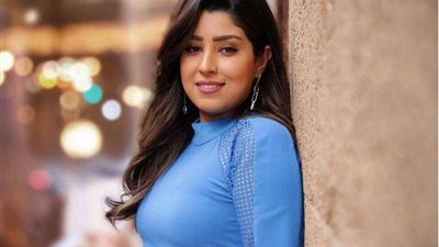 أيتن عامر تعلن تسجيل أغنية جديدة بصوتها