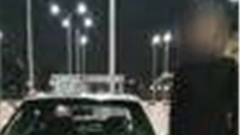 ضبط المتهم بالقيام بحركات استعراضية بسيارته بطريق صلاح سالم