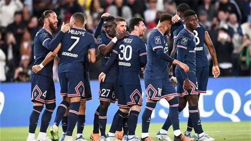 تعرف على قائمة باريس جيرمان لمواجهة لوريان في الدوري الفرنسي