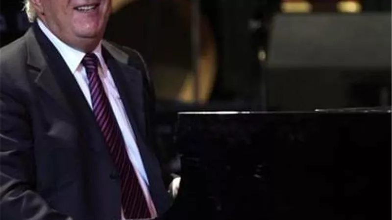 عمر خيرت يستعد لحفلات مايو.. تفاصيل