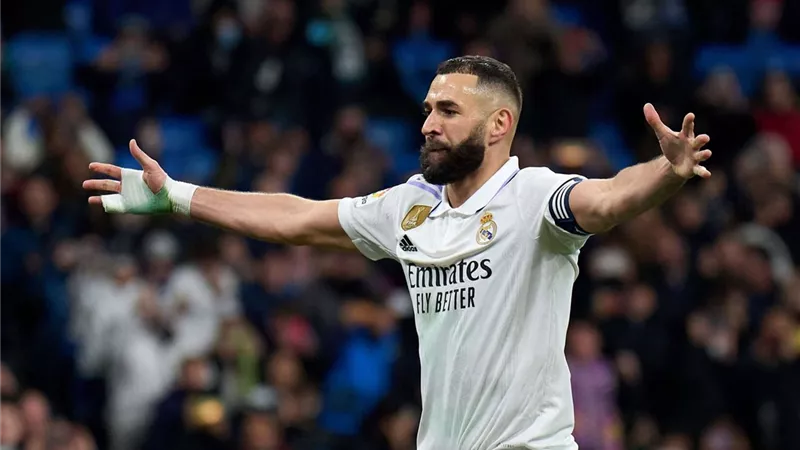 هاتريك بنزيما.. ريال مدريد يتقدم علي ألميريا بثلاثية في الشوط الأول