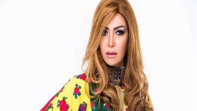 لقاء سويدان تحذف صورة نادرة من طفولتها مع فيفي عبده