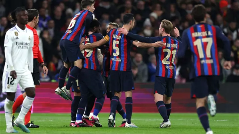برشلونة يفوز علي بيتيس برباعية نظيفة  في الدوري الإسباني