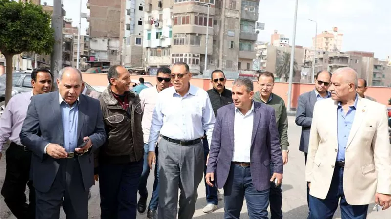 محافظ الشرقية يتفقد أعمال الرصف والتطوير الجارية بشوارع الزقازيق
