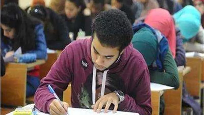ما مصير الطلاب المتغيبين عن أداء امتحانات آخر العام.. «التعليم» تجيب