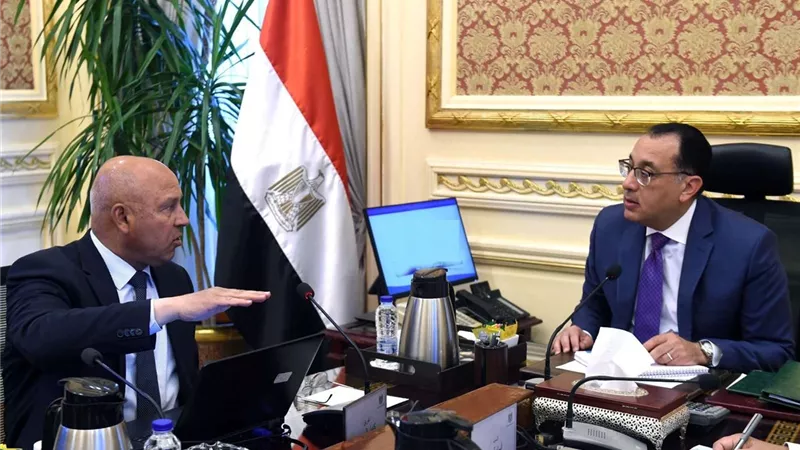 مدبولي يتابع الموقف التنفيذي للمشروعات المنفذة بوزارة النقل