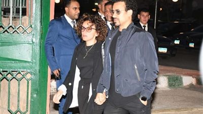 بالصور.. نجوم الفن في عزاء الفنان مصطفى درويش
