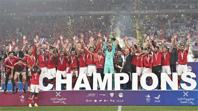 قبل مواجهة بيراميدز.. تاريخ مشاركات الأهلي في كأس السوبر المصري