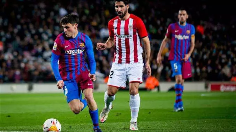 التعادل السلبي يحسم الشوط الأول بين برشلونة وأوساسونا في الدوري