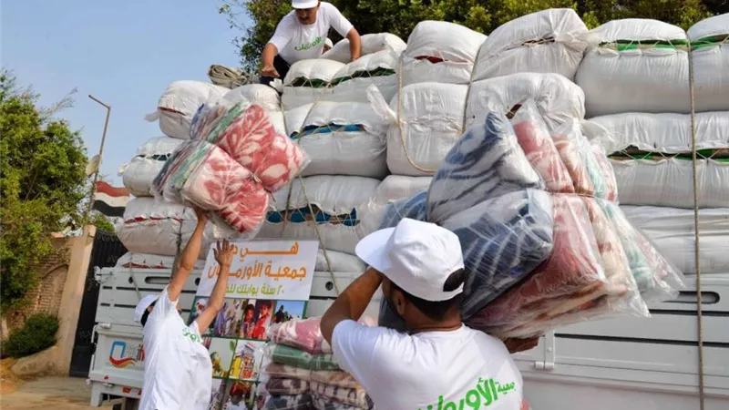 الأورمان تكثف جهودها لتوزيع ألحفة وبطاطين  على غير القادرين بمراكز وقرى الفيوم
