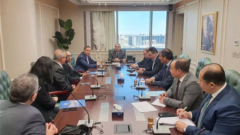 وزير الكهرباء يستقبل سفير نيودلهي والرئيس التنفيذي لشركة L&T الهندية