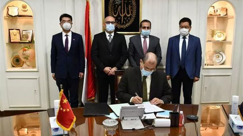 الإسكان توقع عقد إدارة تشغيل منطقة الأعمال المركزية بالعاصمة الجديدة