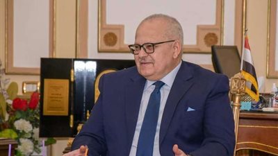 رئيس جامعة القاهرة يفتتح مستشفى كلية طب الأسنان بفرع الشيخ زايد