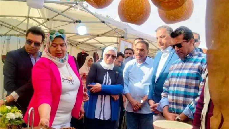 أندية الفتاة والمرأة بالشرقية تُشارك بصناعات يدوية وحرفية