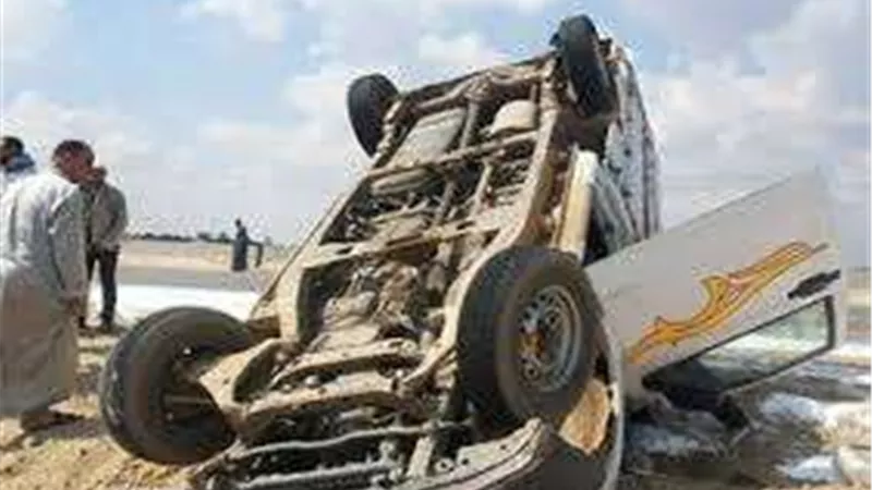 إصابة 15 شخصًا إثر انقلاب سيارة ربع نقل بصحراوي المنيا
