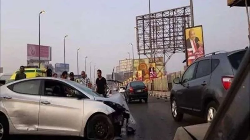مصرع 3 أشخاص وإصابة 7 آخرين في حادث تصادم بطريق السويس