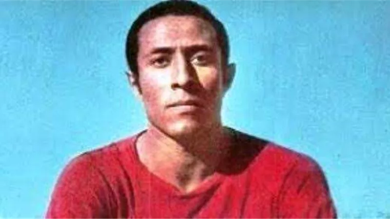 أحمد شوبير ينعي هاني مصطفى نجم الأهلي السابق