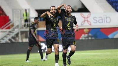 الأهلي يتسلم شهادة 
