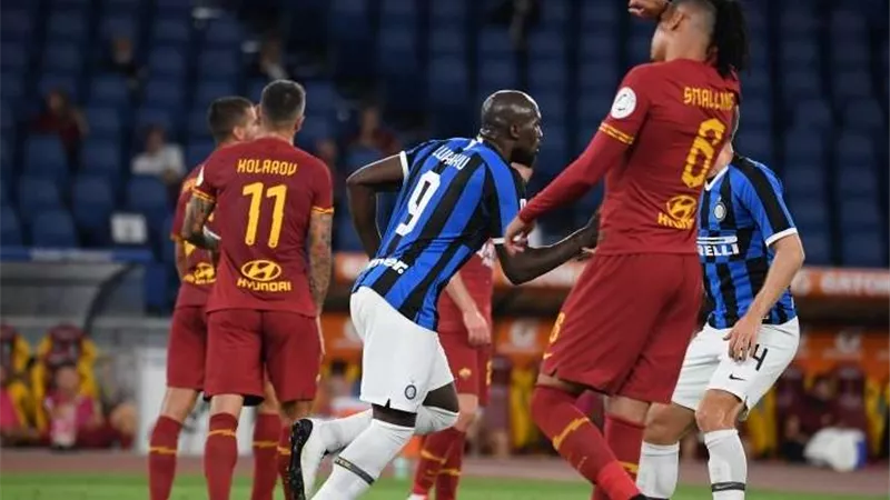 الإنتر يفوز على روما بهدفين دون رد بالدوري الإيطالي