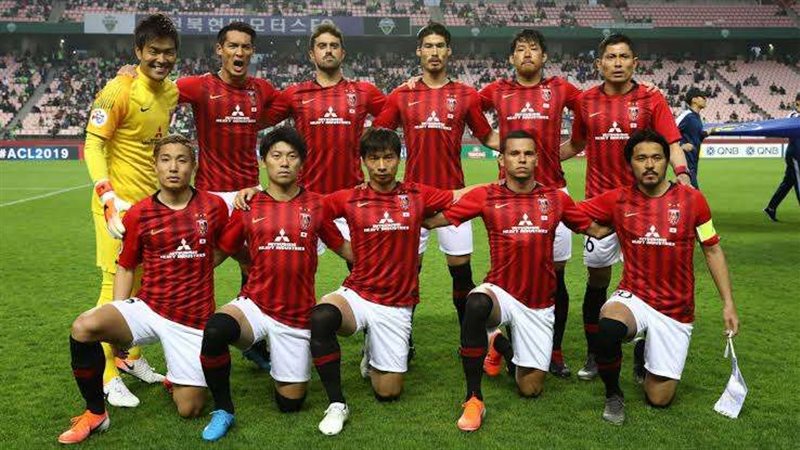 آوراوا الياباني بطل