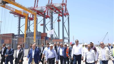 وزير النقل يتفقد التجهيزات النهائية لمحطة تحيا مصر متعددة الأغراض