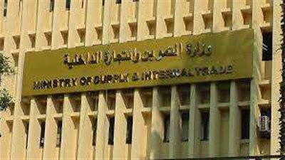 الحكومة تكشف حقيقة نقص السلع الأساسية في الأسواق والمنافذ