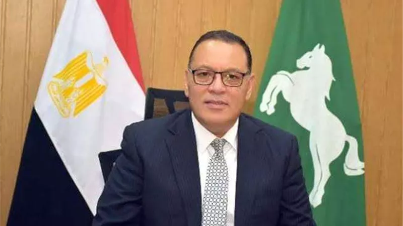 محافظ الشرقية يُشيد بدور القائمين على تنفيذ برنامج 