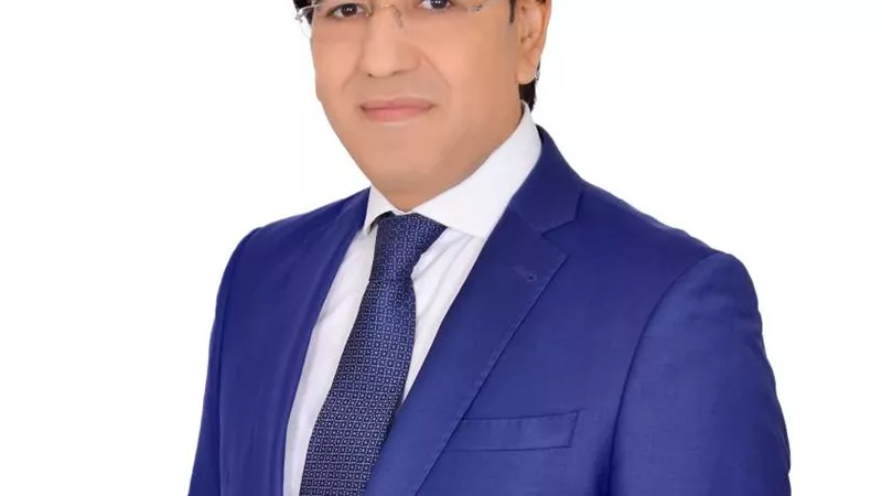 أيمن محسب: الدولة لا تترك المواطنين فريسة دون برامج حماية إجتماعية