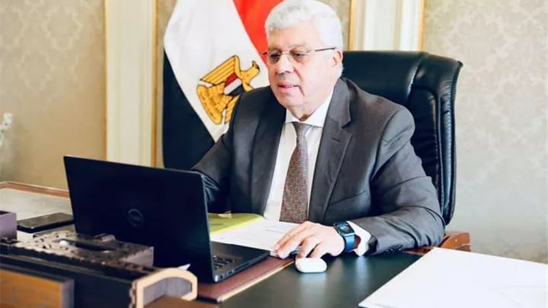 أيمن عاشور: البحث العلمي له دور هام في تنمية الاقتصاد المصري