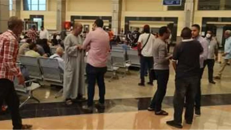 التضامن توزع 500 وجبة غذائيّة على العائدين من السودان بميناء سفاجا