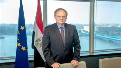مسئول أوروبي يشيد بالحوار الوطني