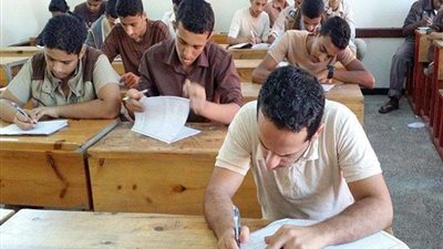 مدارس الدبلومات الفنية تبدأ تسليم أرقام الجلوس للطلاب غدًا