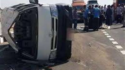 مصرع وإصابة 4 أشخاص في حادث انقلاب ميكروباص بسوهاج